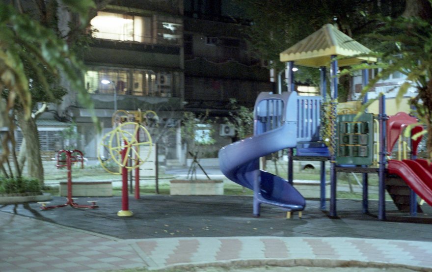 [FILM] US TAIWAN makiko iowa Nikon FM(B) Fujifilm Superia 800-015